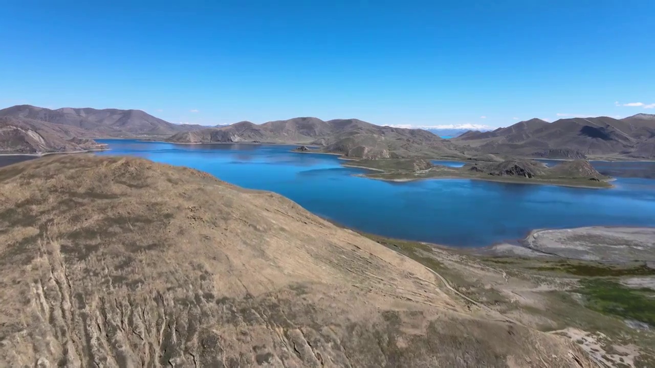 西藏山南地区珍措珍错航拍视频素材