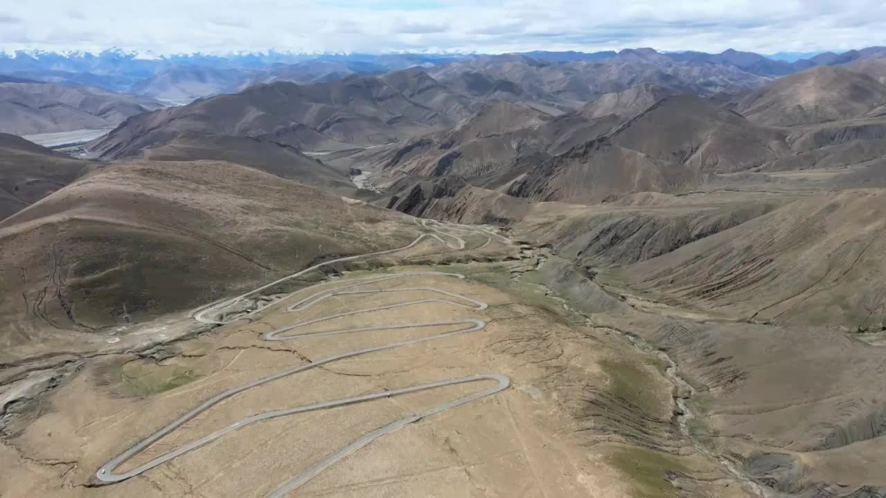 西藏日喀则地区珠峰大本营观景台航拍视频素材