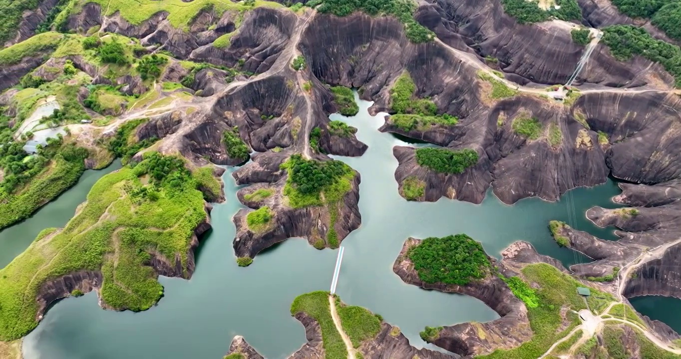 丹霞地貌 地理 地形 自然 户外 旅游 岩石 著名景点 湖泊 风光 航拍视频素材