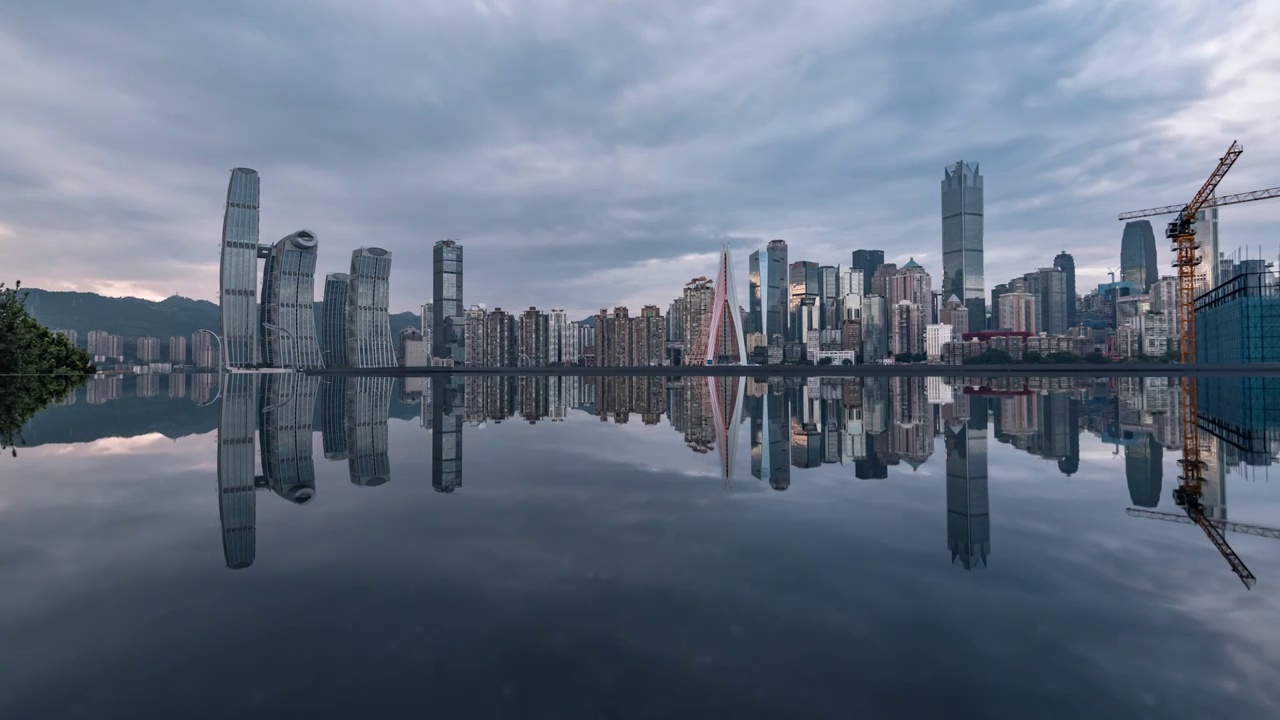 重庆江北嘴城市风光-天空之镜视频素材