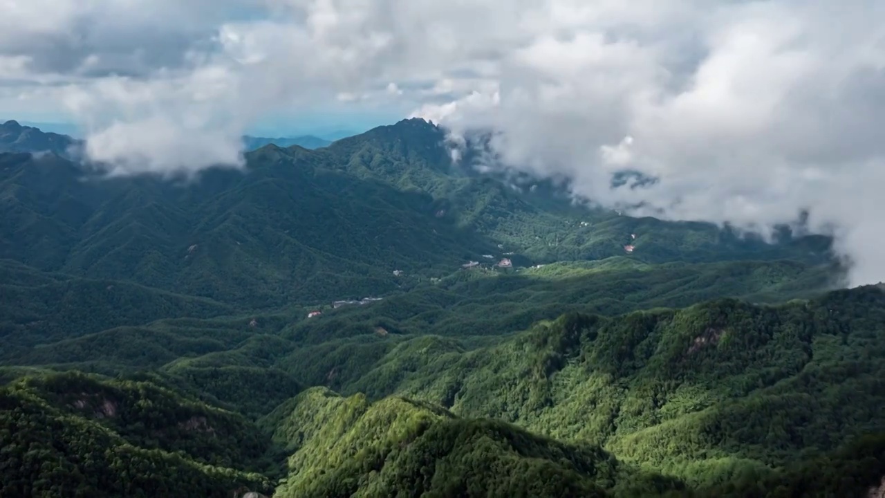 航拍白云山白云延时视频素材