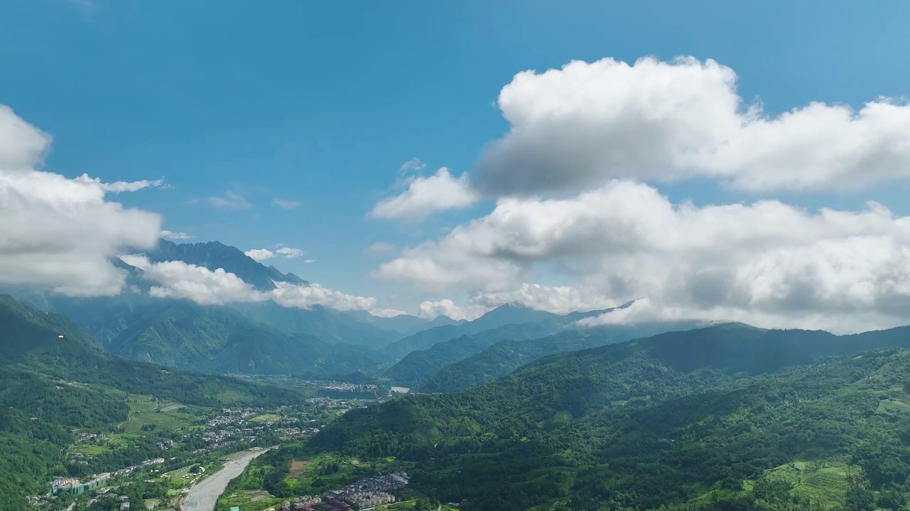 人间仙境彭州市太阳湾风景区龙门山云彩视频素材