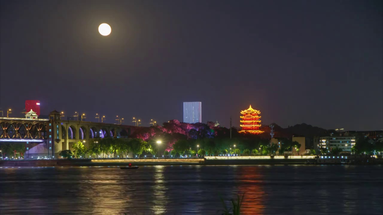 武汉黄鹤楼满月夜景风光视频素材