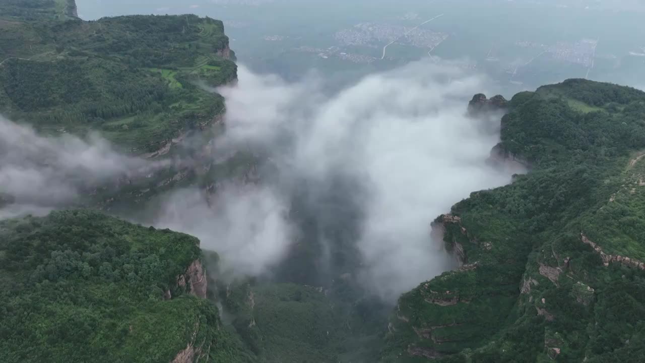 航拍河南太行山大峡谷视频素材