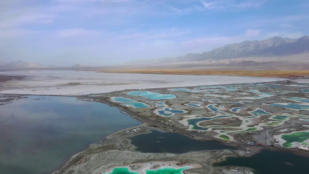 青海大柴旦翡翠湖航拍视频素材