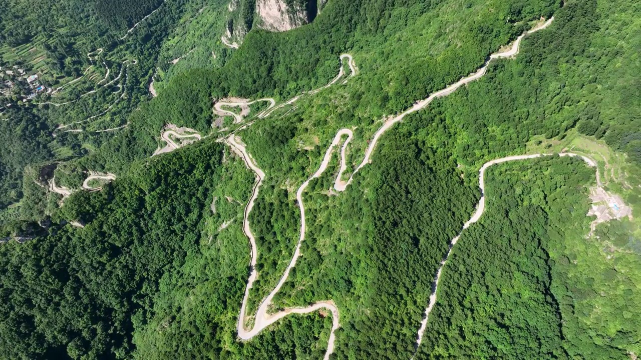 航拍河南太行山最美公路视频素材