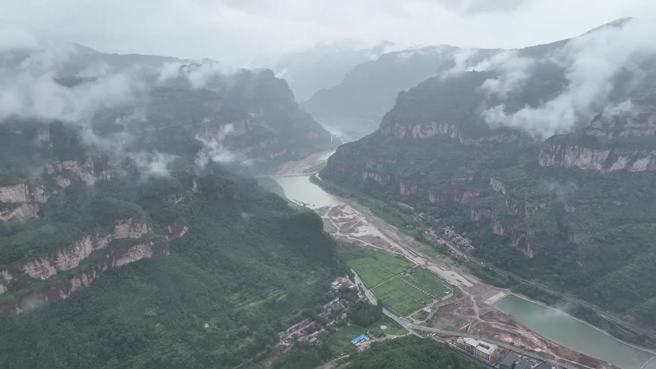 航拍河南太行山大峡谷视频素材