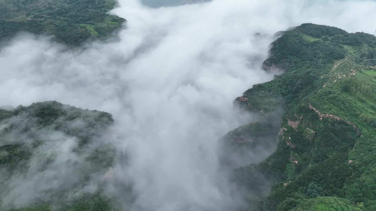 航拍河南太行山大峡谷视频素材