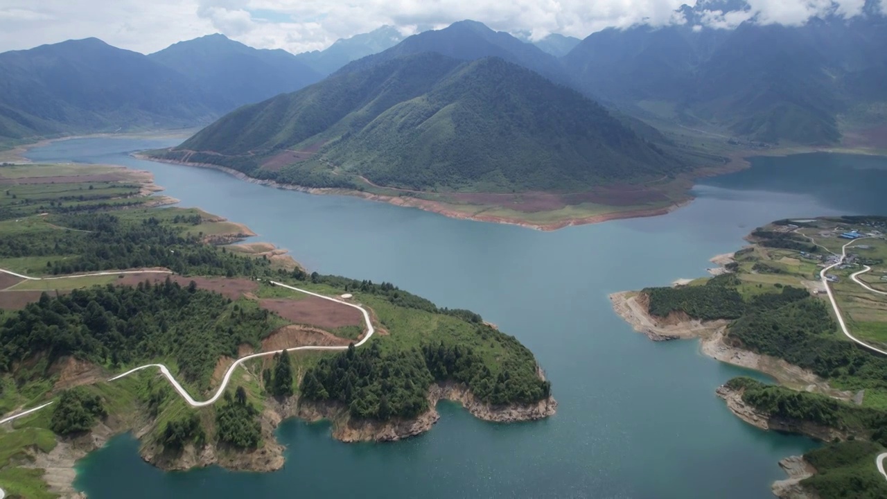 凉山冶勒湖视频下载