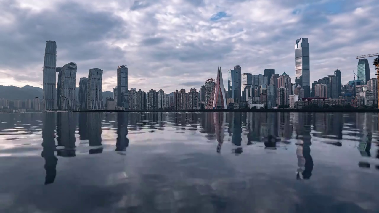 重庆江北嘴城市风光-天空之镜视频素材