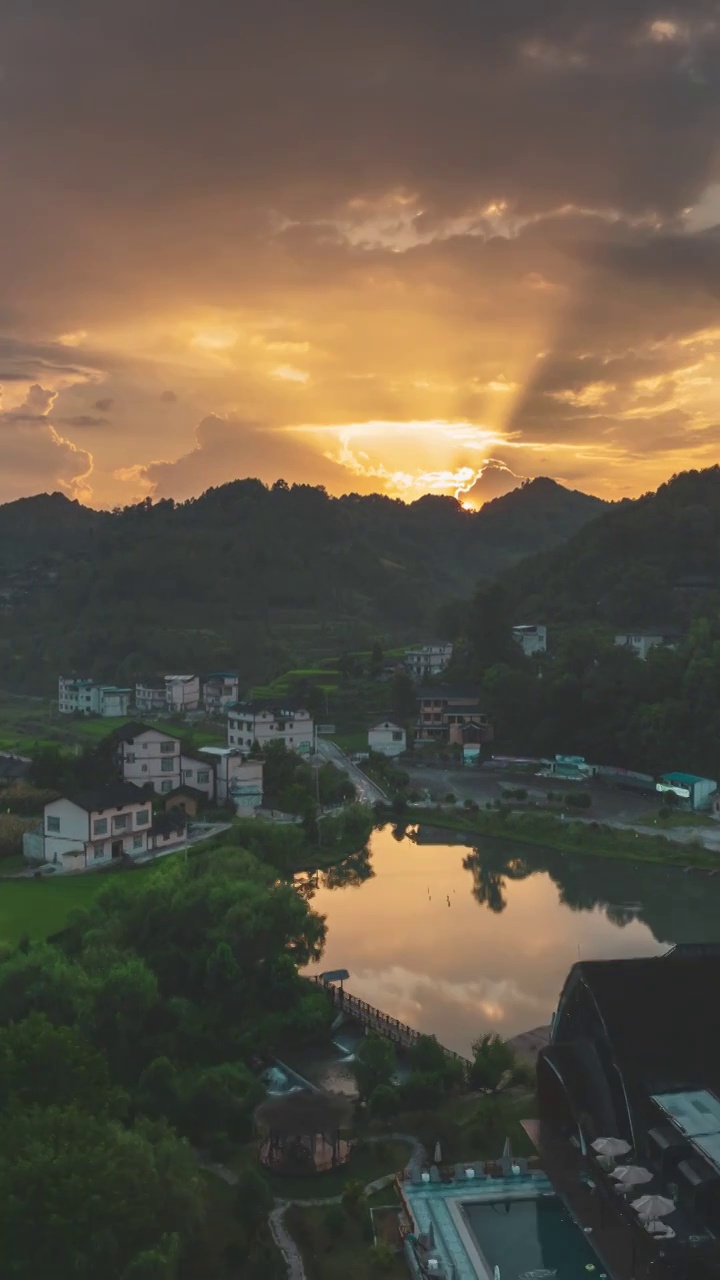 夏天的荔波渔隐寨票，是荔波环境最美的乡村民宿视频素材