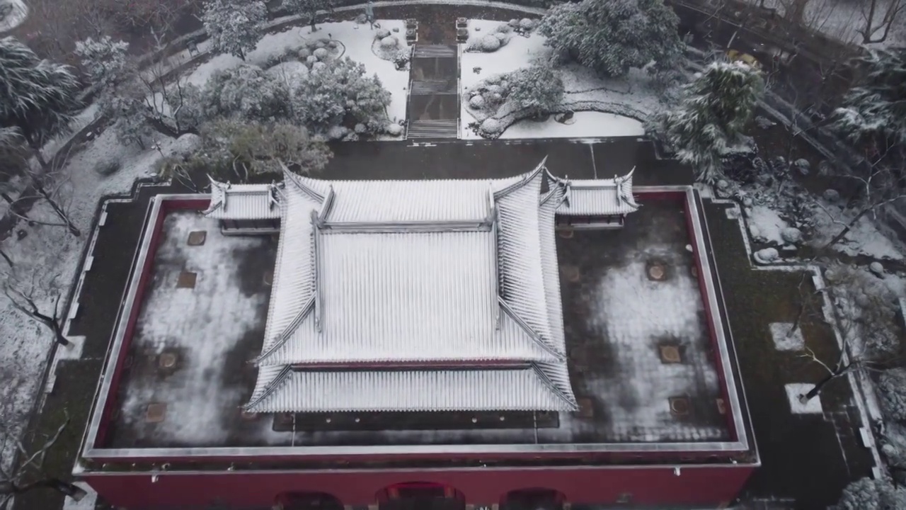 航拍南京北京西路鼓楼公园雪景视频素材