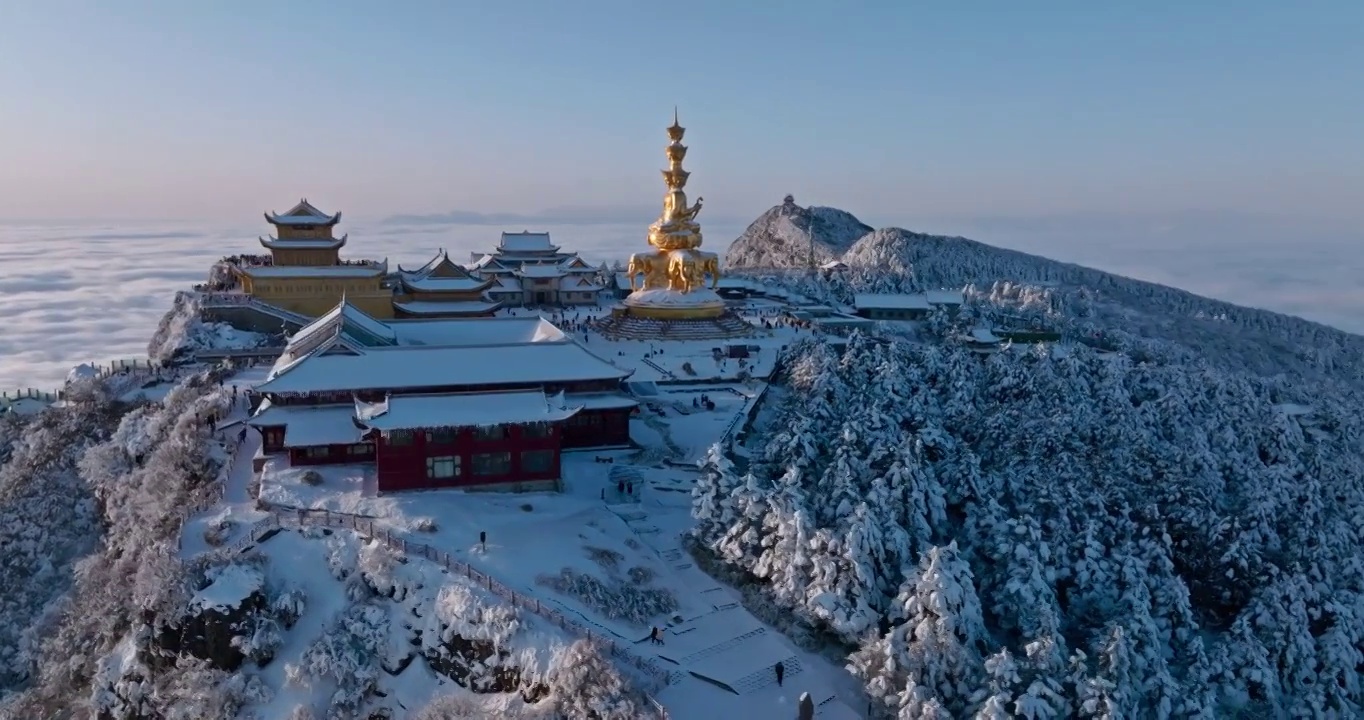 峨眉山金顶日出航拍雪景视频素材