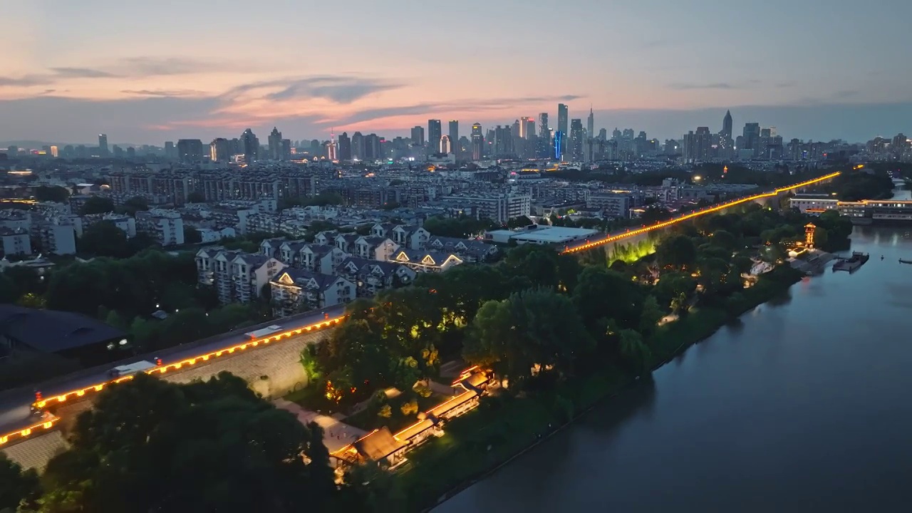 南京秦淮河与明城墙夜景视频素材