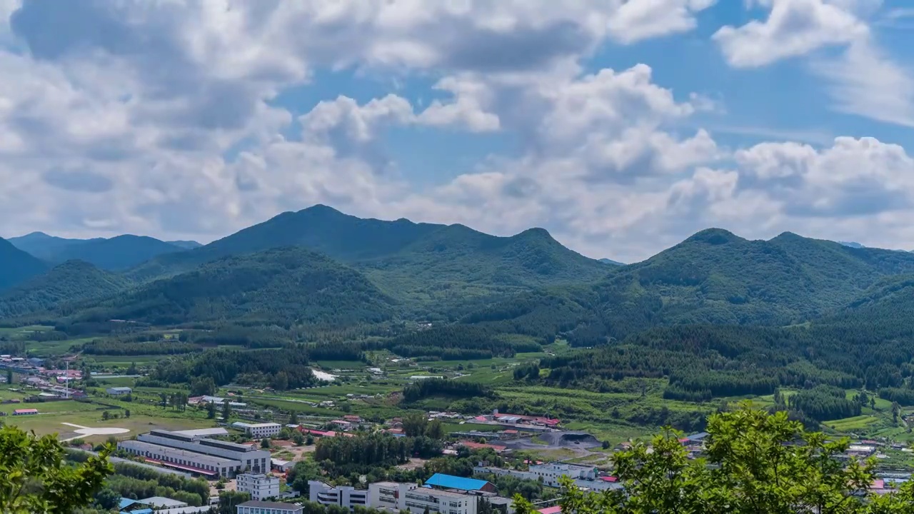 通化保安村银厂山下村庄视频素材