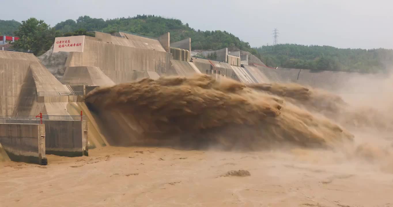 河南省洛阳市黄河小浪底调水调沙现场视频素材