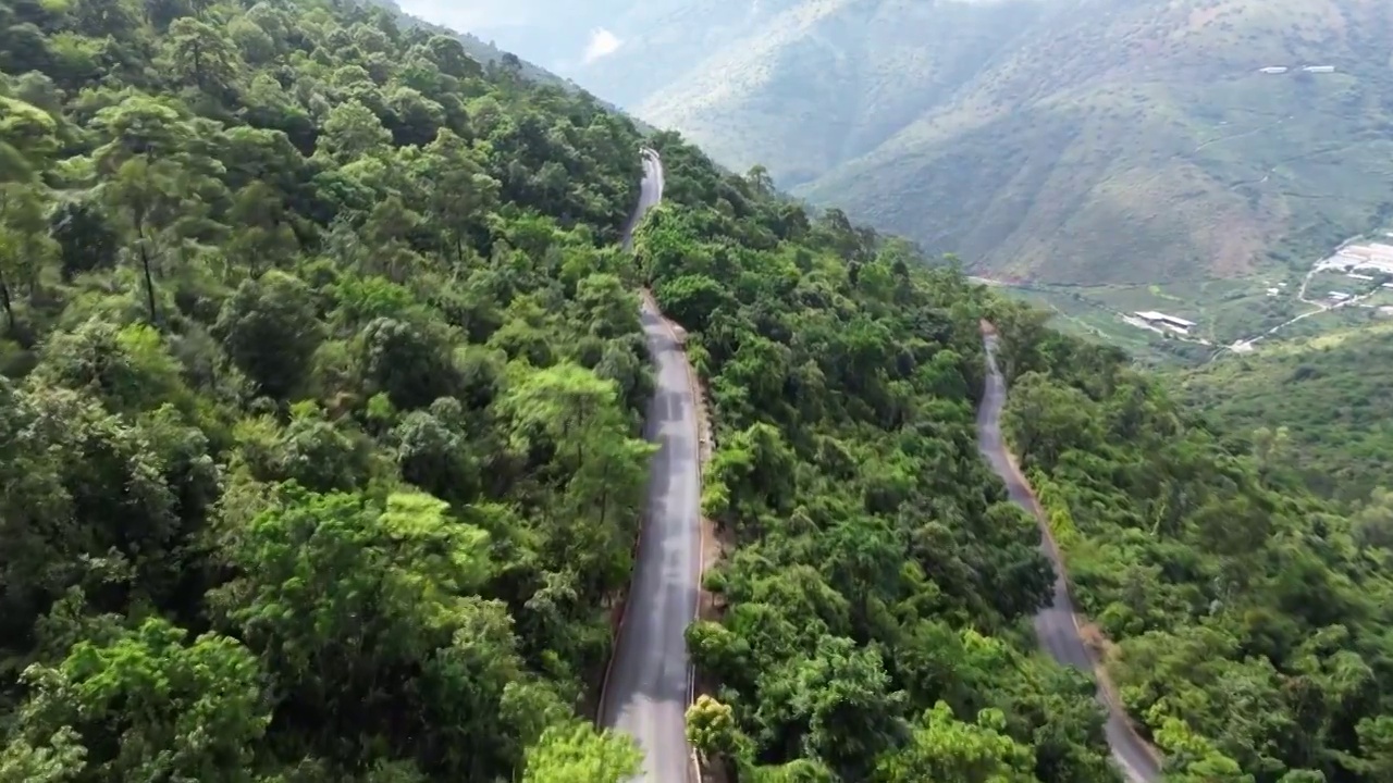 云南省红河州石屏县山区公路视频素材