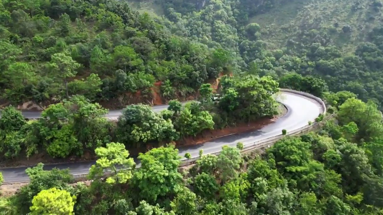 云南省红河州石屏县山区公路视频素材