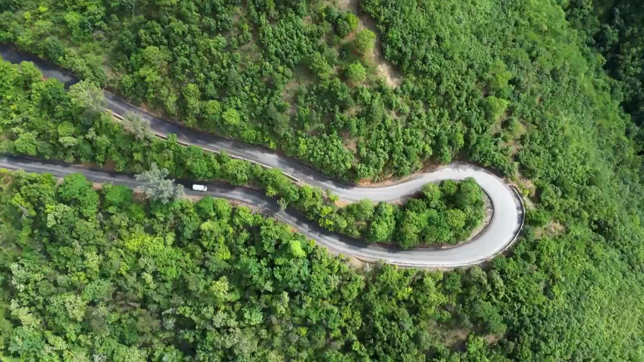 云南省红河州石屏县山区公路视频素材