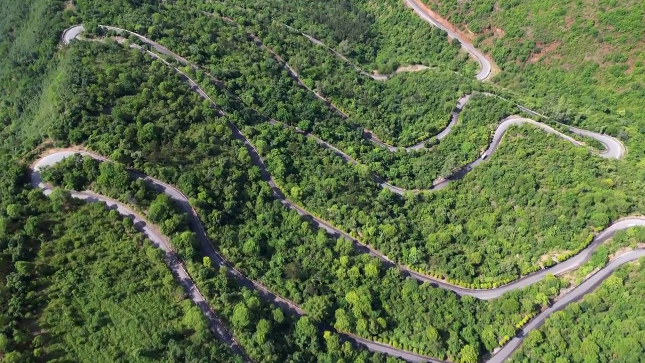 云南省红河州石屏县山区公路视频素材