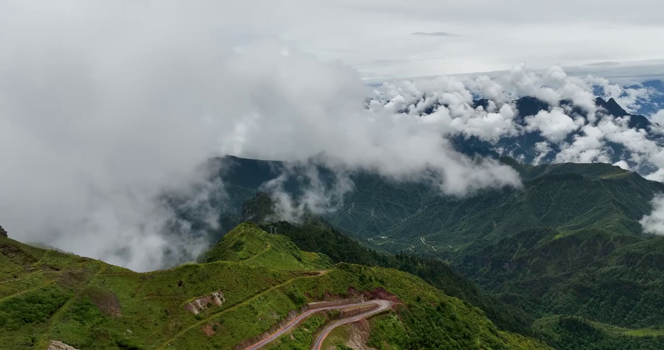 四川牛背山山顶清晨自然风光视频素材