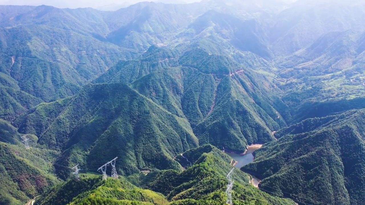 浙江山区航拍铁塔视频素材