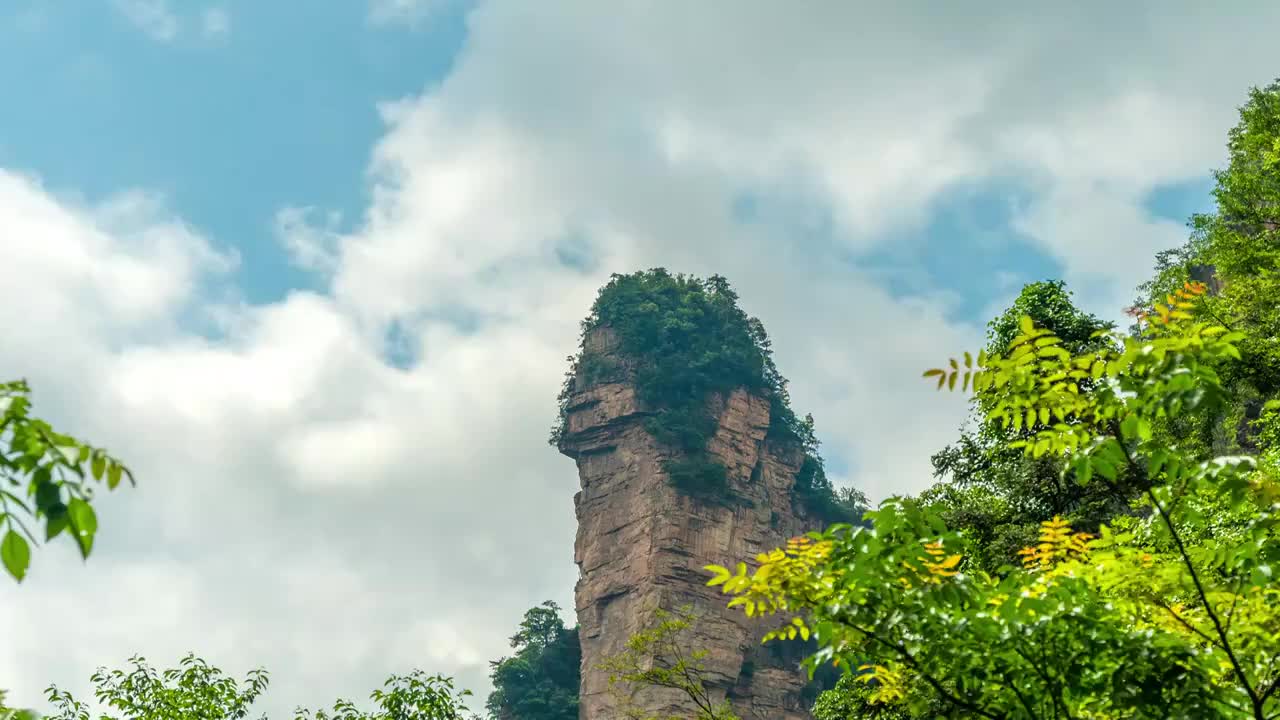 张家界武陵源景区内的天气变化多端视频素材