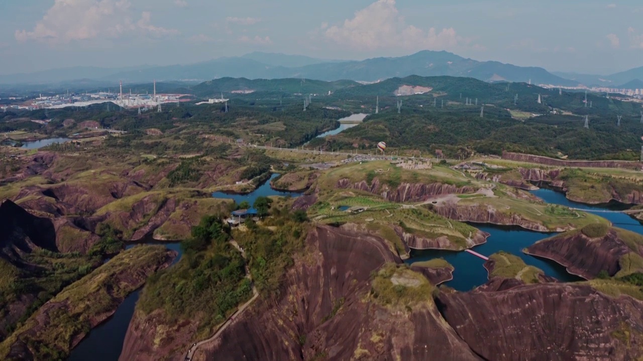 高椅岭，飞天高椅岭景区，航拍高椅岭，丹霞地貌，水上丹霞，夏季视频素材