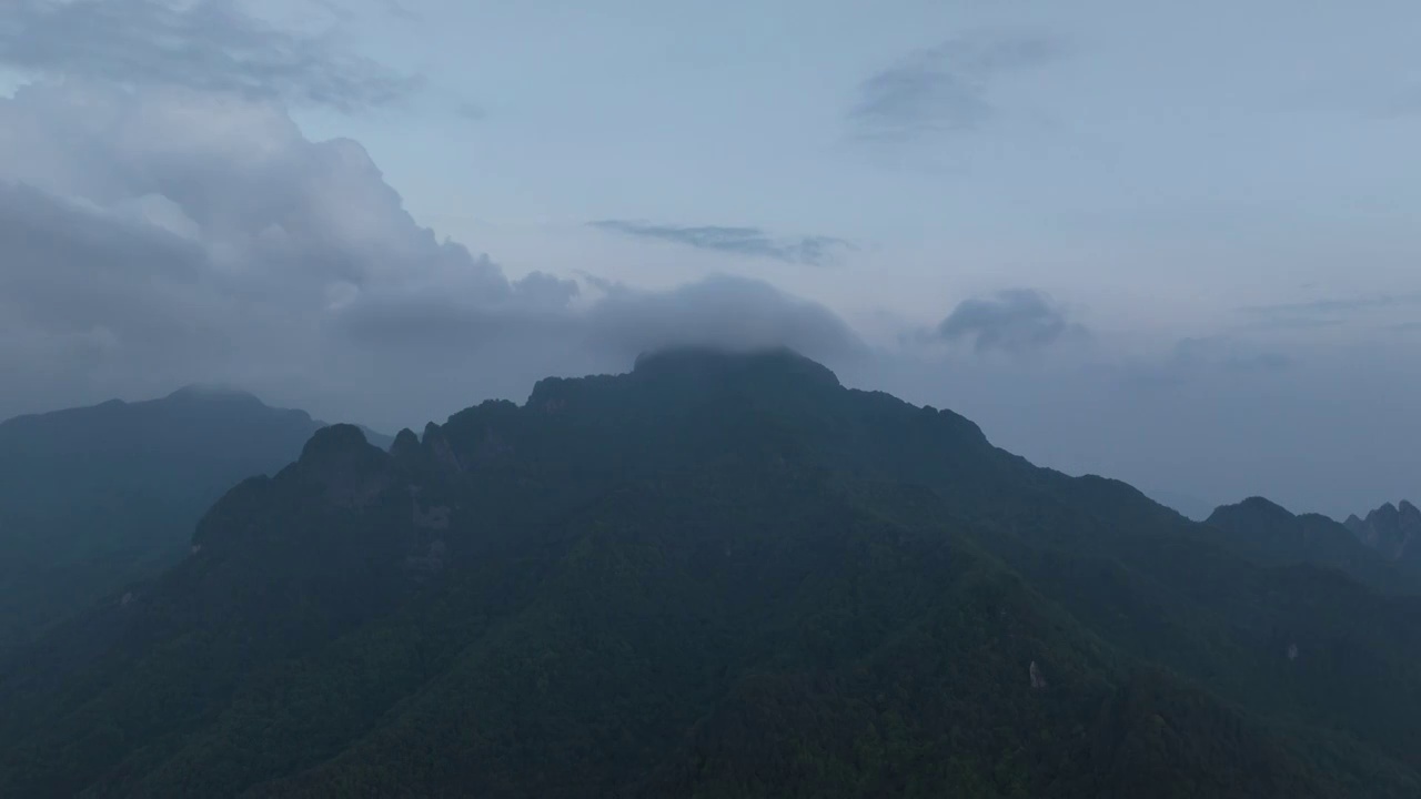 暴雨前的云海视频素材