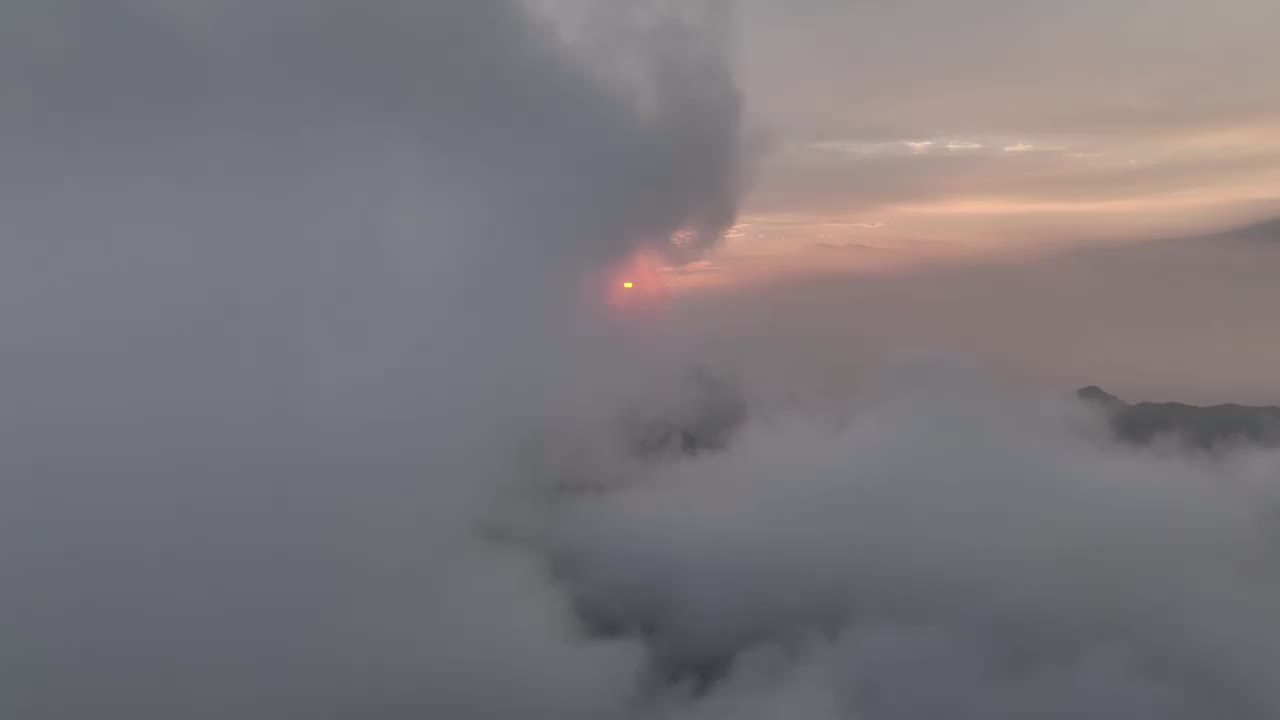 暴雨前的云海视频素材