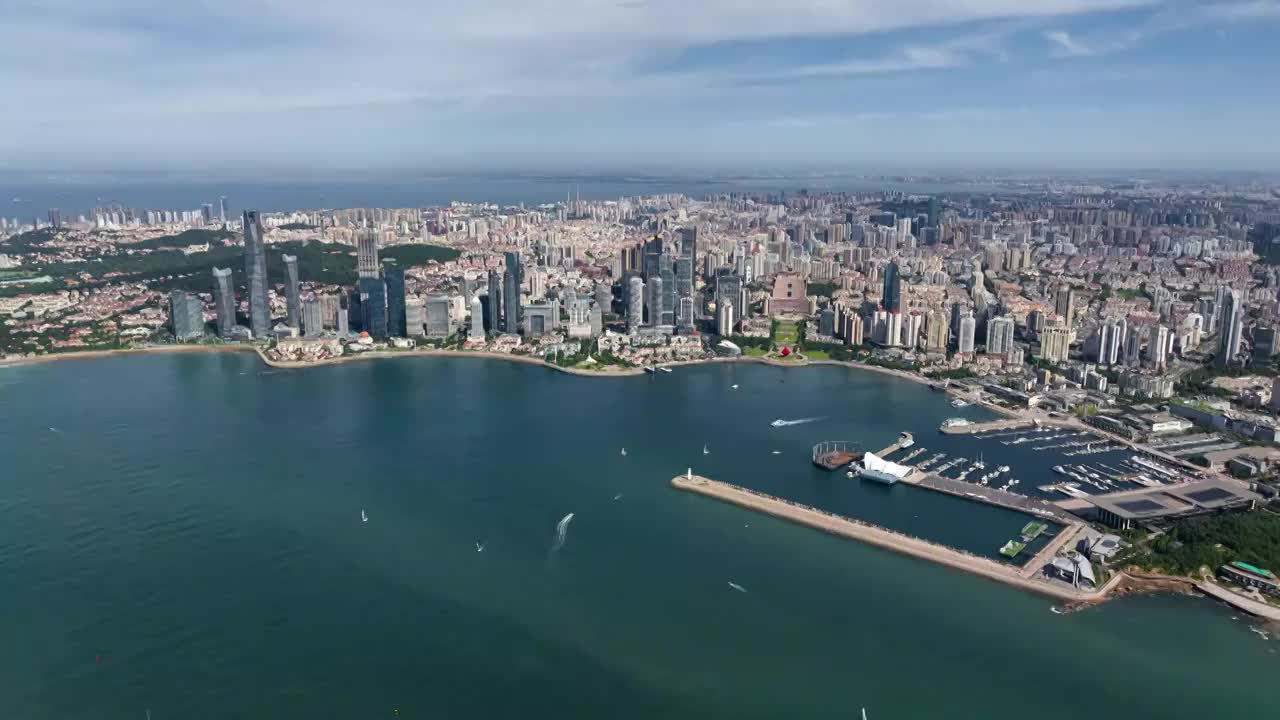 青岛东部浮山湾城市天际线航拍延时视频素材