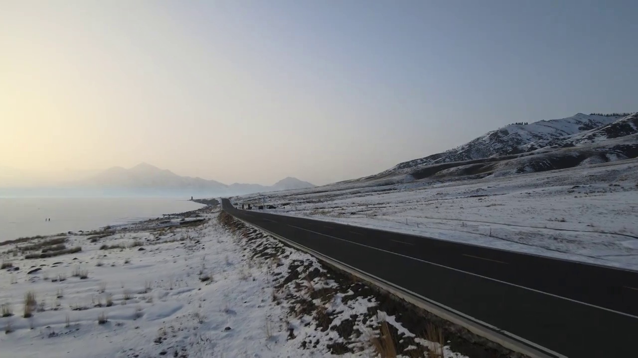 航拍下雪后的新疆伊犁风景视频素材