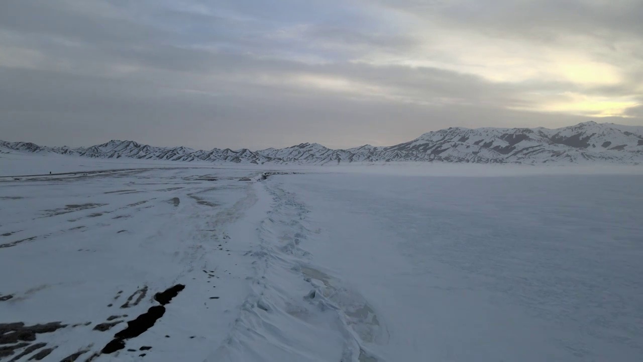 航拍下雪后的新疆伊犁风景视频素材