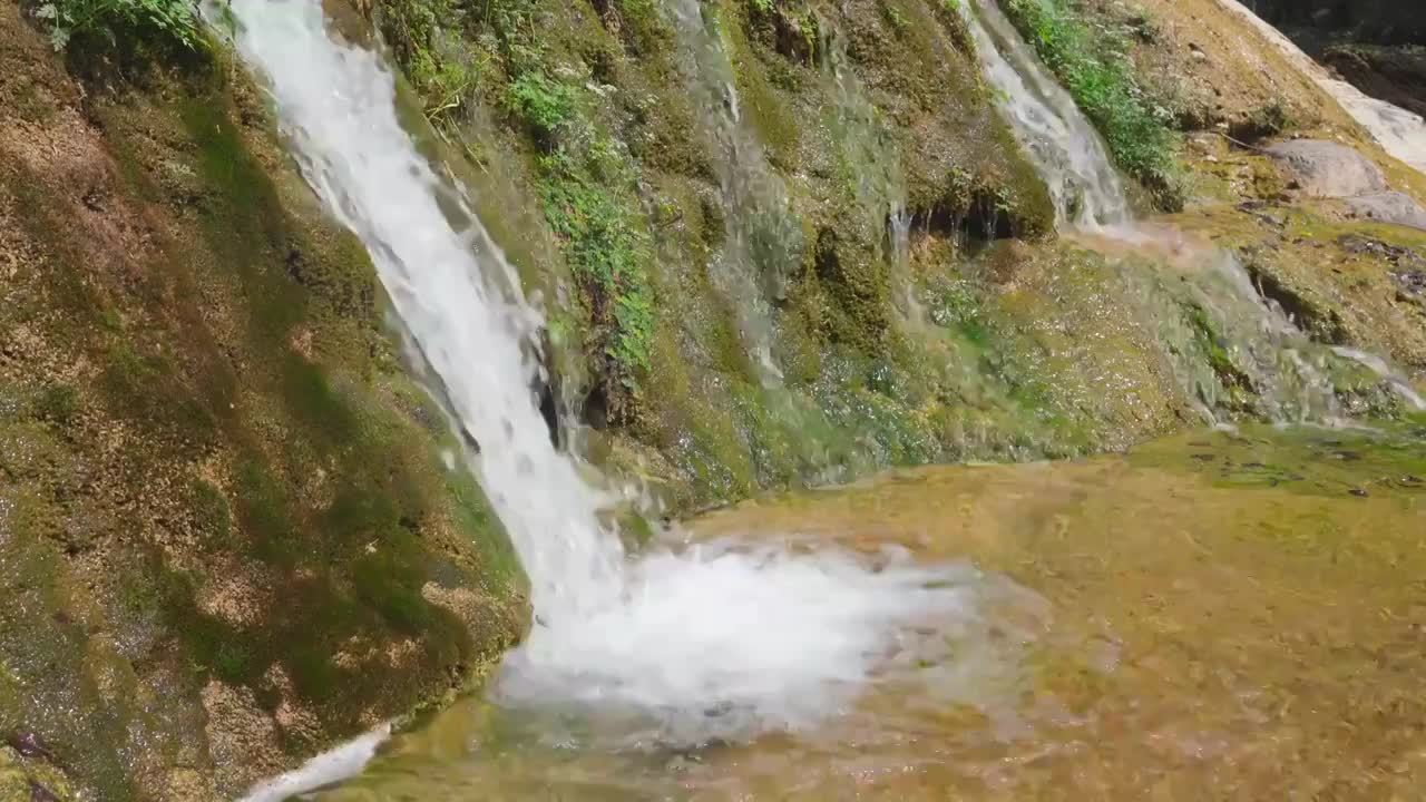 晴天瀑布视频素材