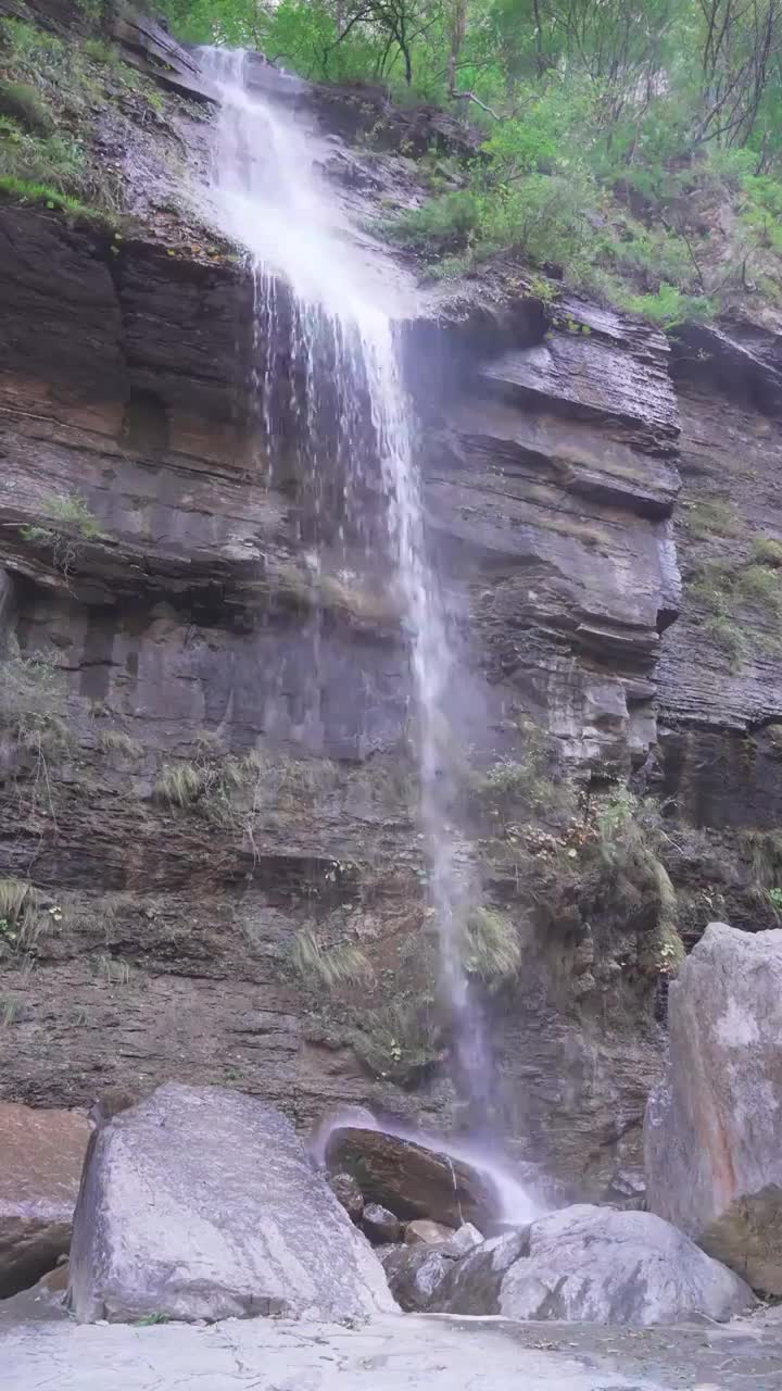 竖屏峡谷水流视频素材