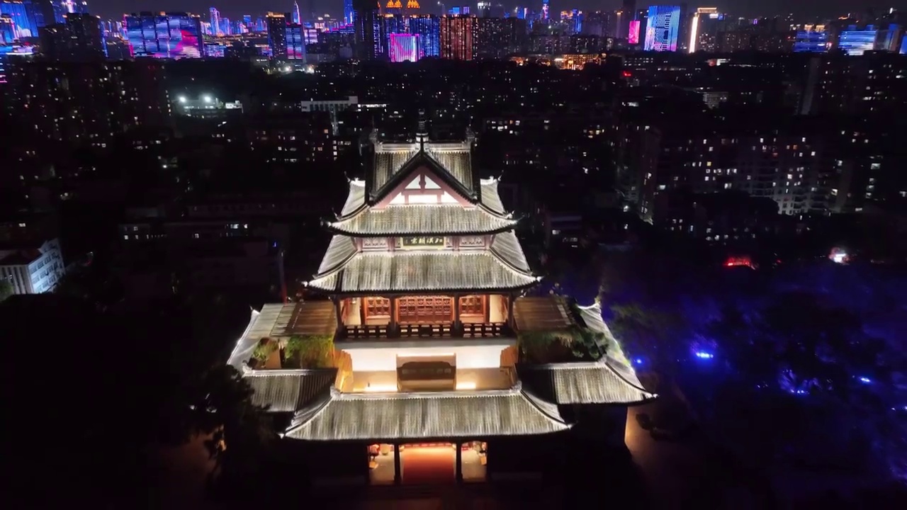 航拍湖北武汉龙华寺古建筑夜景城市建筑风光历史文化古迹视频素材