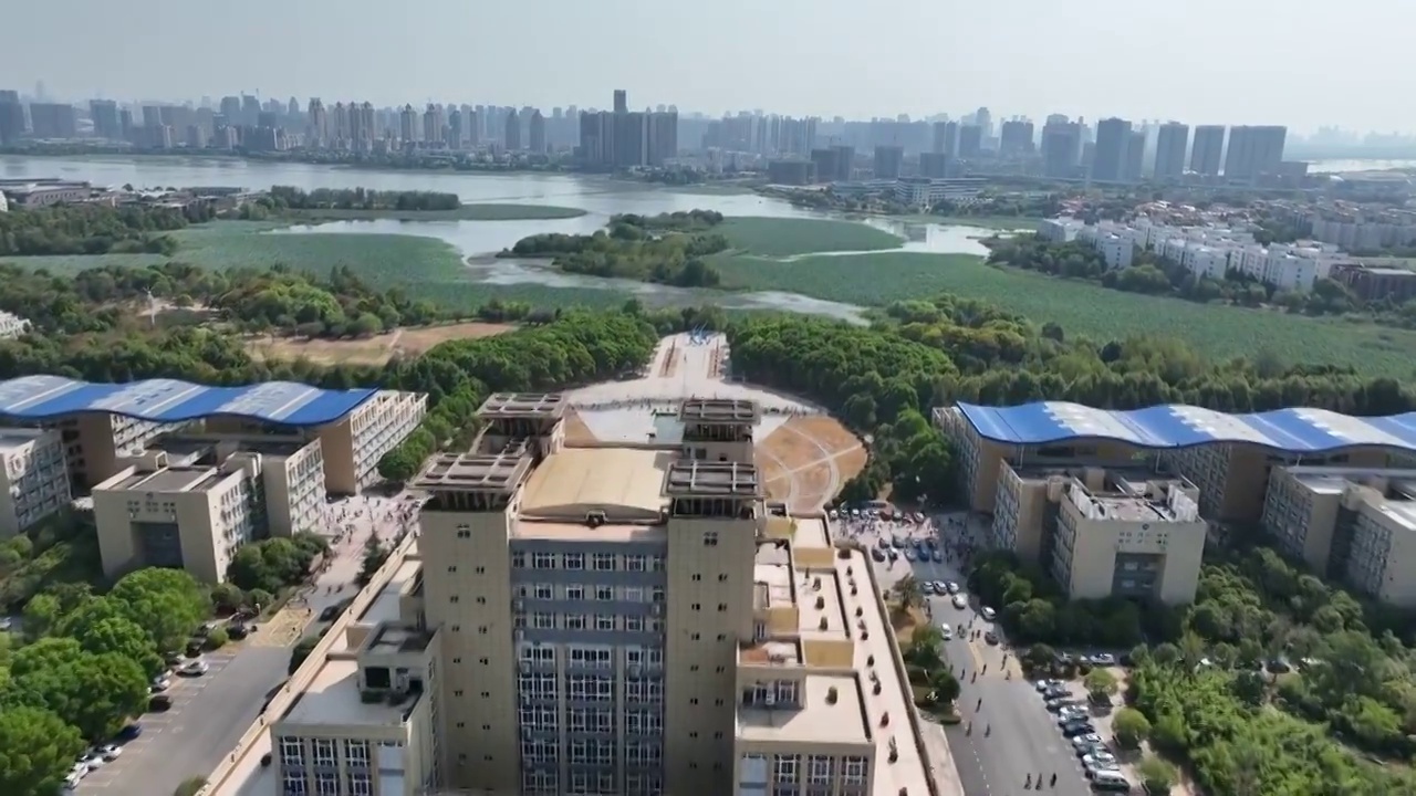 航拍武汉江汉大学建筑几何学校教育城市风光视频素材