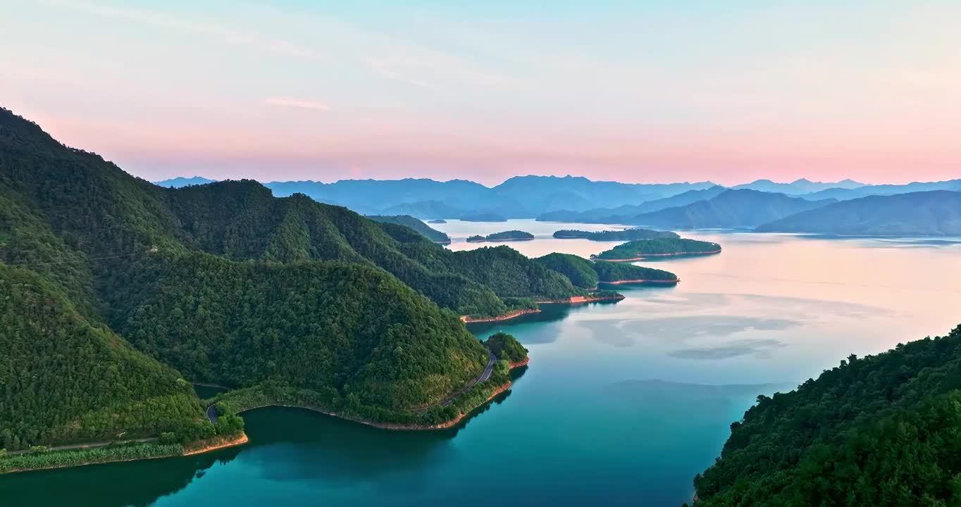 航拍日落时中国杭州千岛湖自然风光视频素材