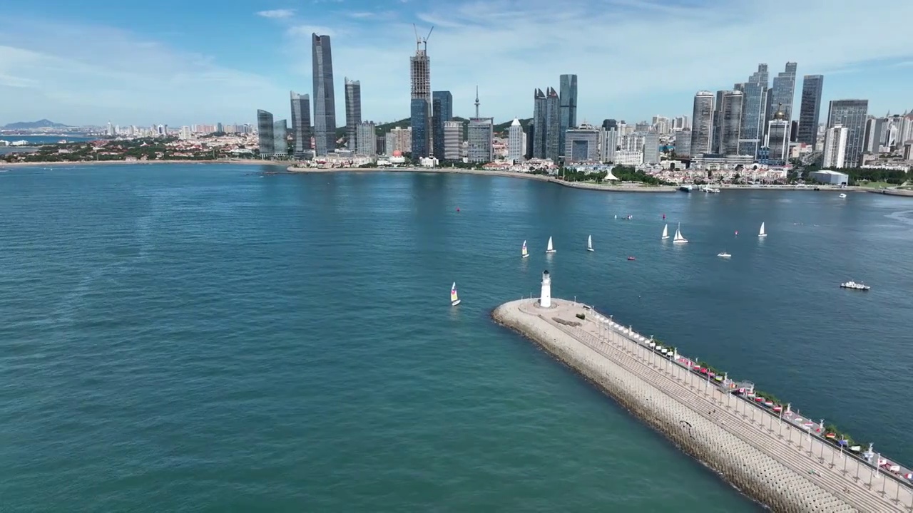 青岛浮山湾奥帆中心城市天际线航拍视频素材