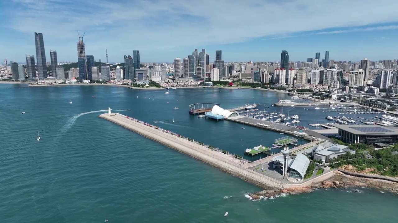 青岛浮山湾奥帆中心城市天际线航拍视频素材