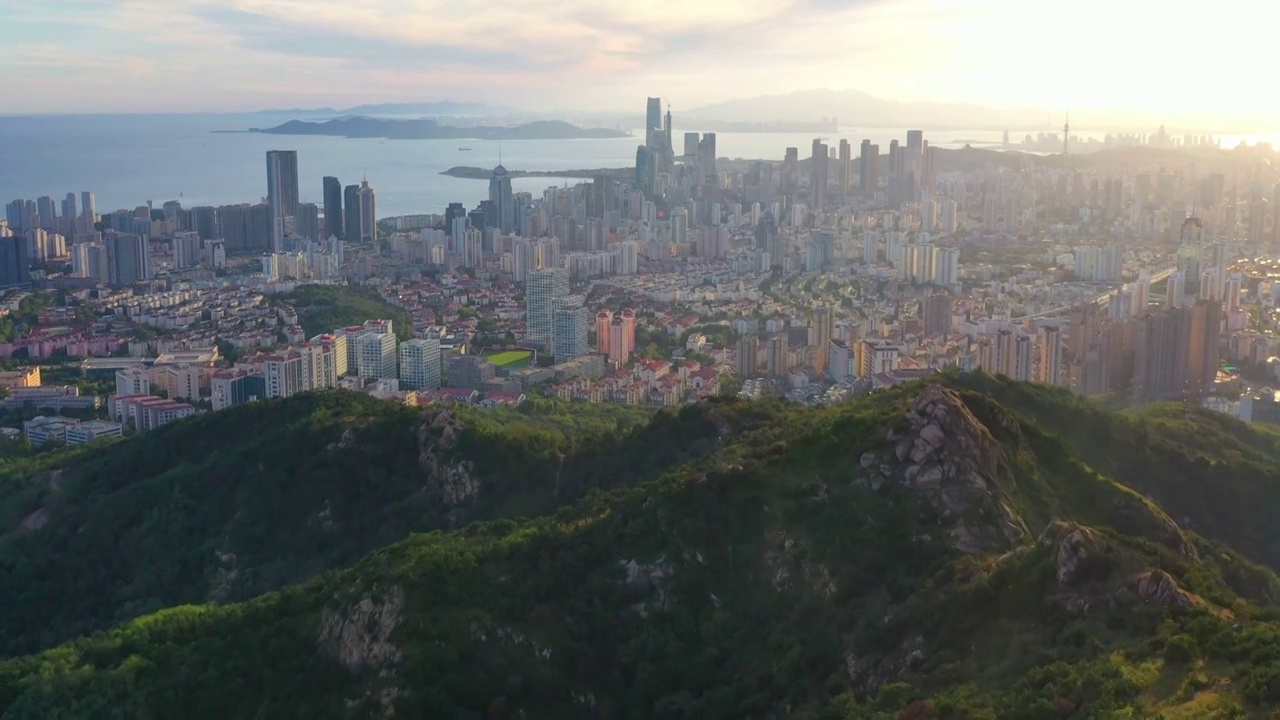 山东青岛城市风光，浮山视角视频素材