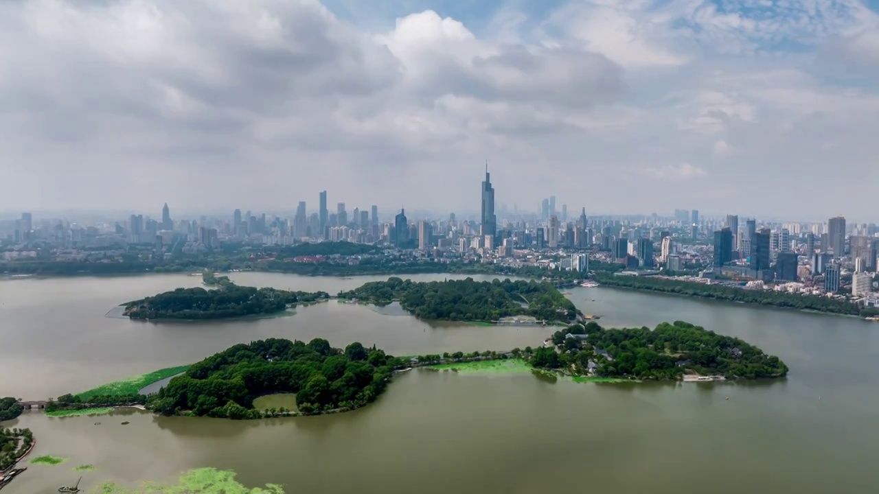 航拍南京玄武湖与城市高楼大厦视频素材