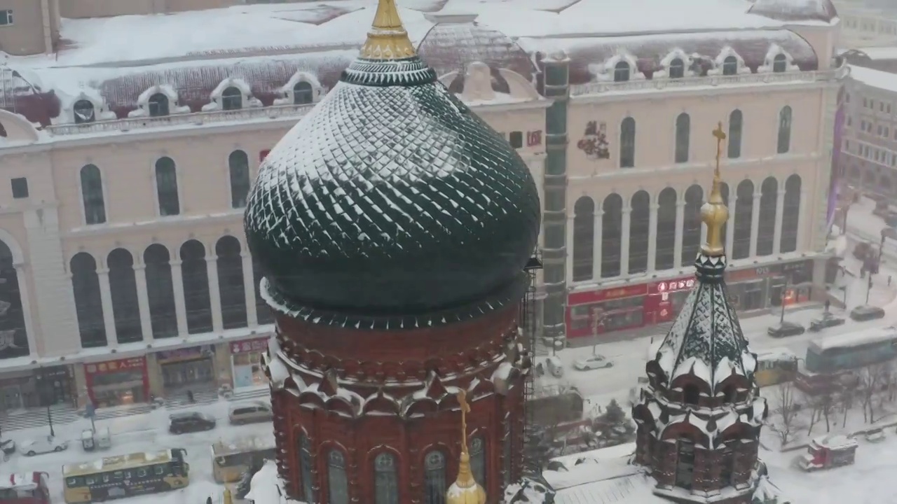 哈尔滨索菲亚教堂雪景航拍视频素材