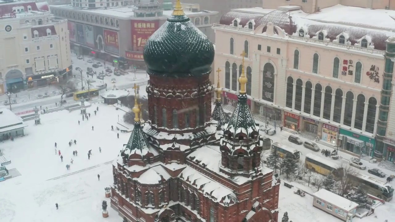 哈尔滨索菲亚教堂雪景航拍视频素材