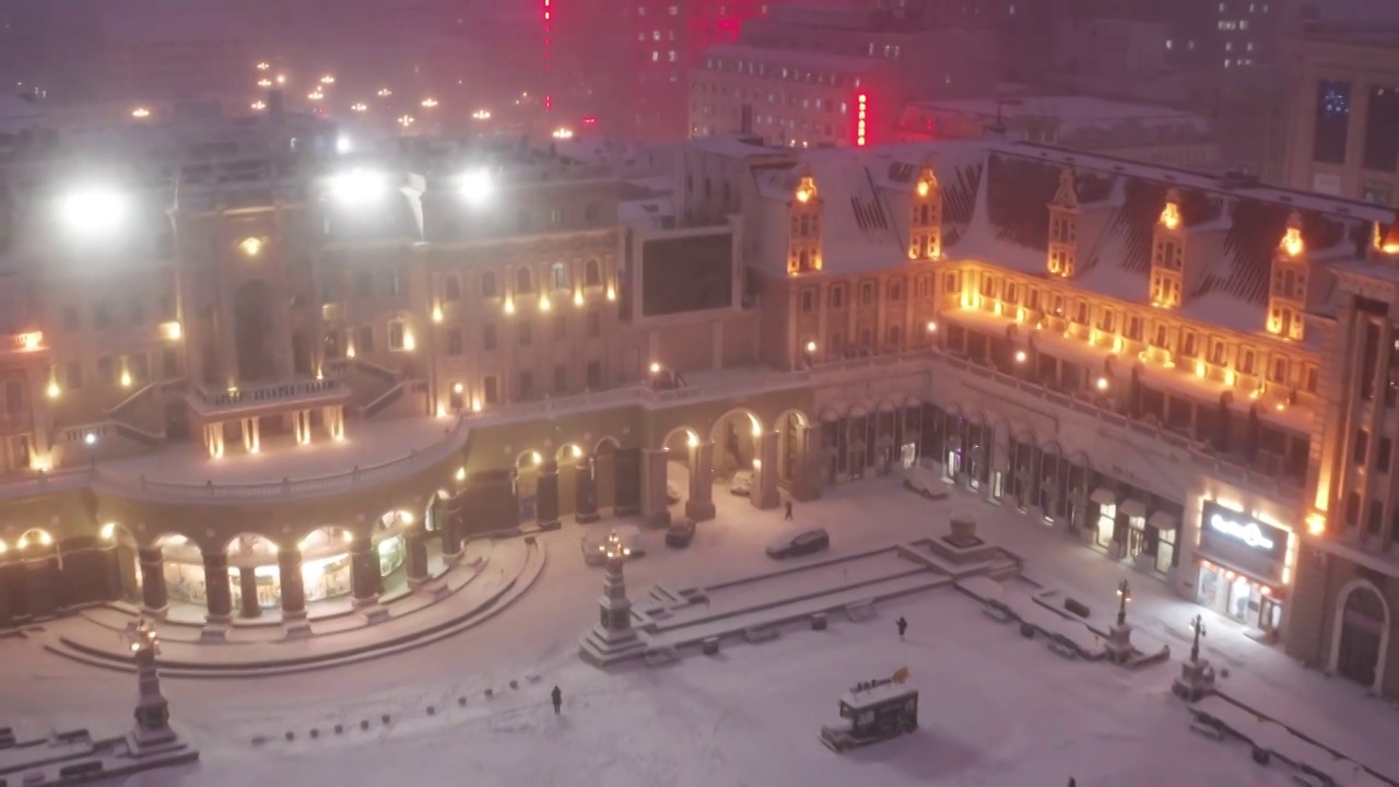 哈尔滨索菲亚教堂夜晚雪景航拍视频素材