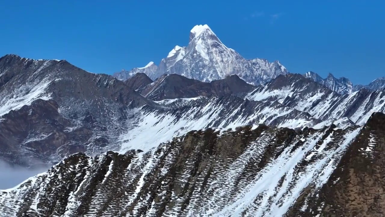 航拍四川小金夹金山雪山视频素材