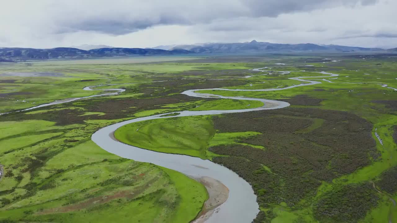 航拍川藏线无量河湿地风光视频素材