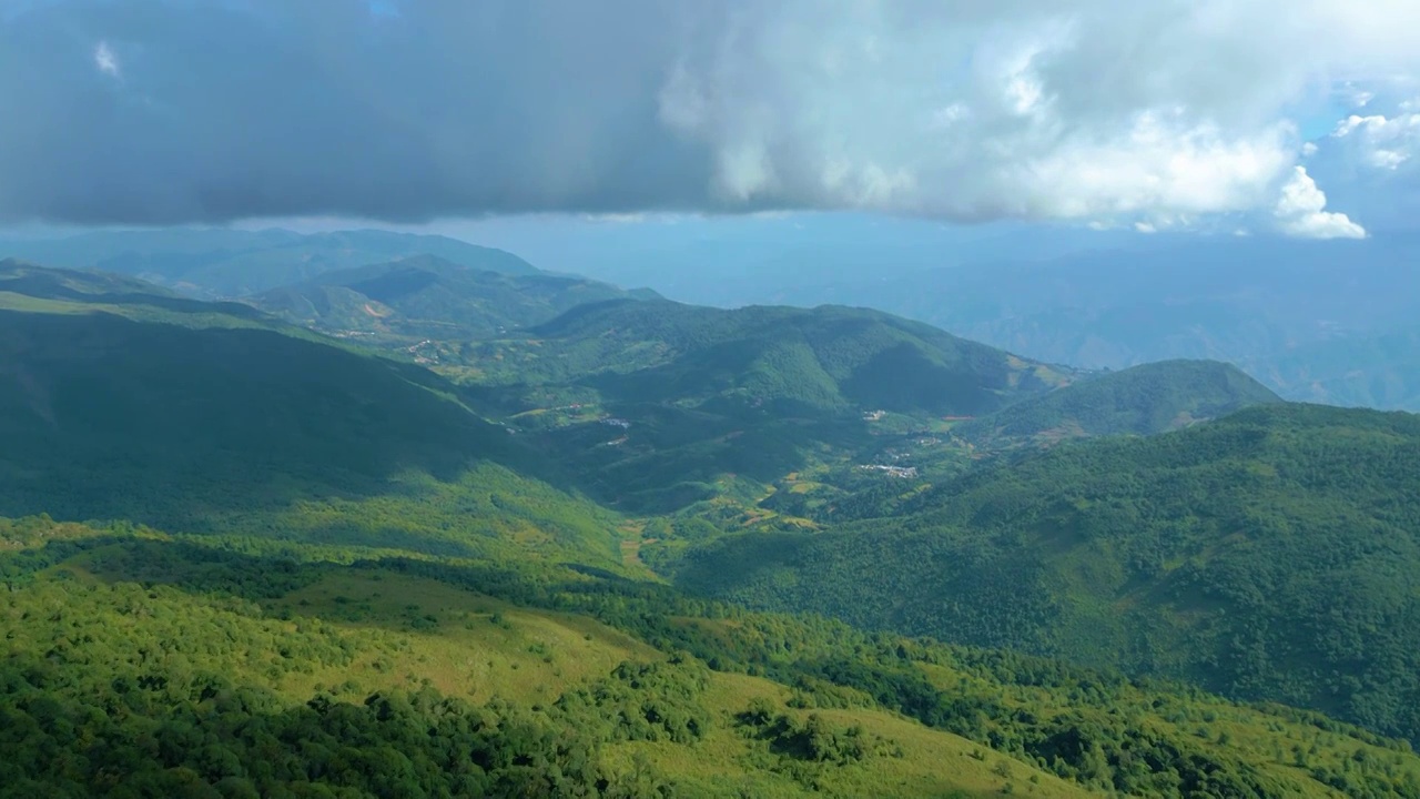 航拍高山风光视频素材