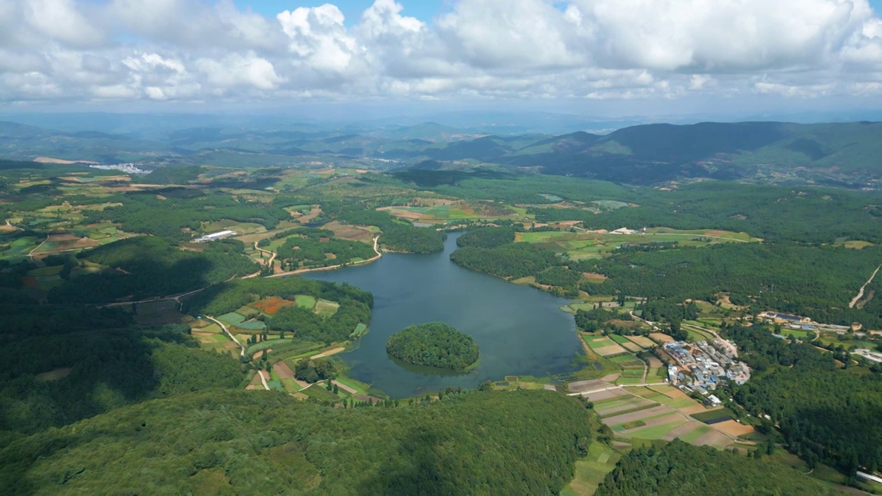 云南省红河州石屏县山区水库风光视频素材