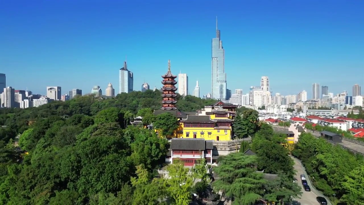 江苏省南京市古鸡鸣寺航拍风光视频素材